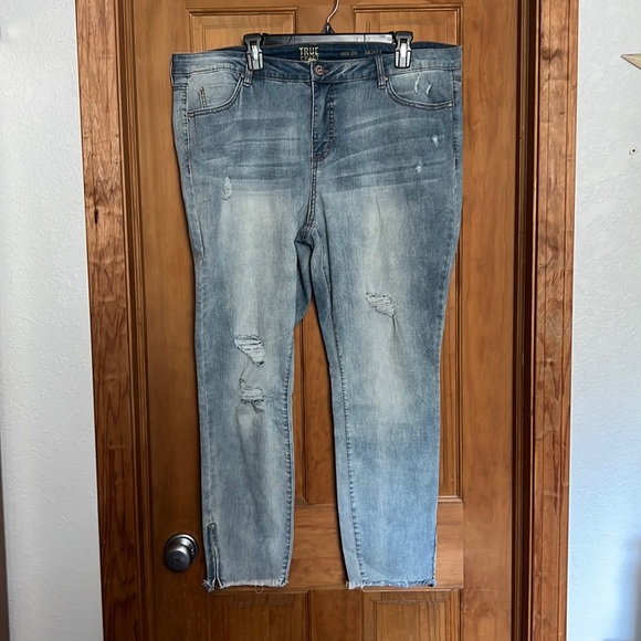 True Craft Jeans True Craft Size 2 Stretchy Skinny Jeans With